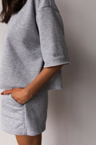 Luźny top z dzianiny dresowej w kolorze GREY MELANGE – NASTY BY MARSALA