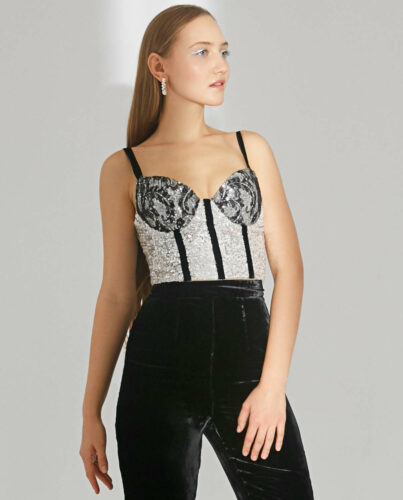 SANDRA STACHURA – Cekinowy gorset z koronką